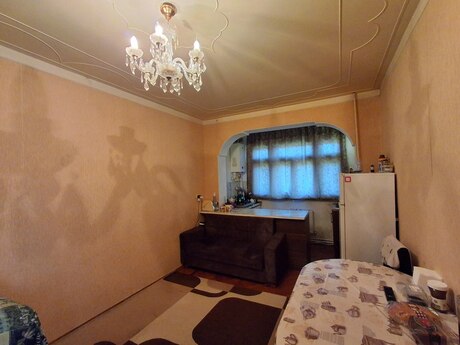 2 otaqlı köhnə tikili - 8-ci mikrorayon q. - 45 m²