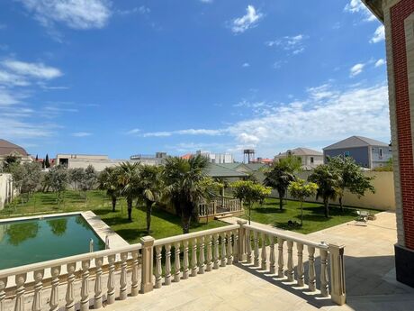 5 otaqlı həyət evi/bağ evi - Mərdəkan q. - 400 m²