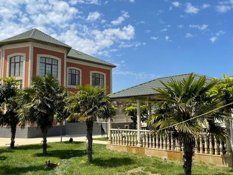 5 otaqlı həyət evi/bağ evi - Mərdəkan q. - 400 m²