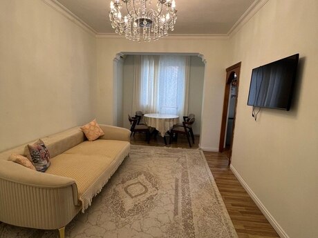 2 otaqlı köhnə tikili - Memar Əcəmi m. - 50 m²