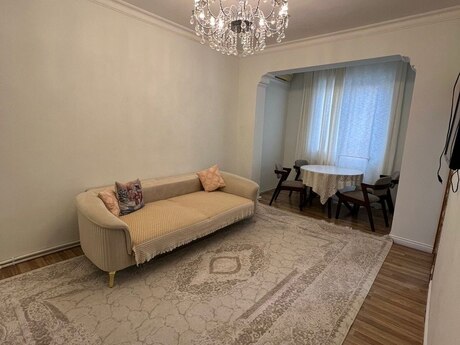2 otaqlı köhnə tikili - Memar Əcəmi m. - 50 m²