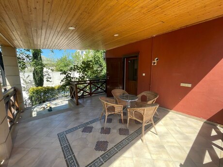 8 otaqlı həyət evi/bağ evi - Bilgəh q. - 220 m²