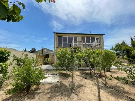 5 otaqlı həyət evi/bağ evi - Qala q. - 200 m²