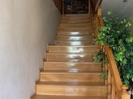 5 otaqlı həyət evi/bağ evi - Şüvəlan q. - 380 m²