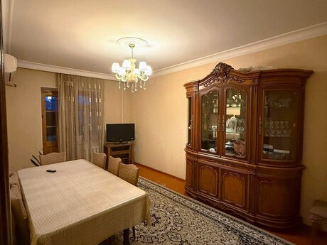 4 otaqlı köhnə tikili - Azadlıq Prospekti m. - 110 m²