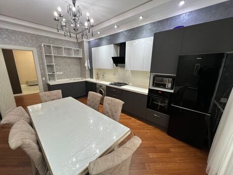 3-комн. новостройка - м. Шах Исмаил Хатаи - 160 м²