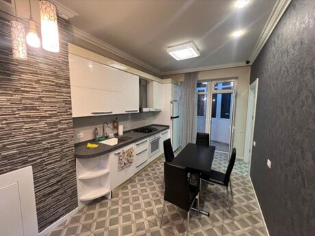 3 otaqlı yeni tikili - 8 Noyabr m. - 80 m²