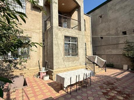 6 otaqlı həyət evi/bağ evi - Əhmədli m. - 206 m²