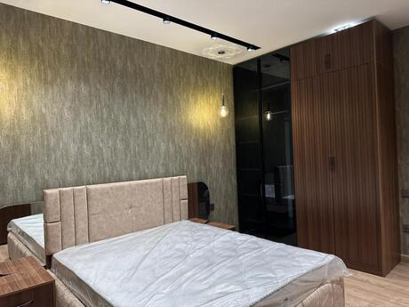 3 otaqlı yeni tikili - 8 Noyabr m. - 150 m²
