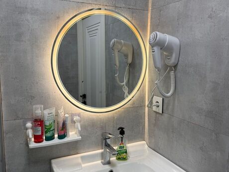 5 otaqlı köhnə tikili - Xalqlar Dostluğu m. - 125 m²