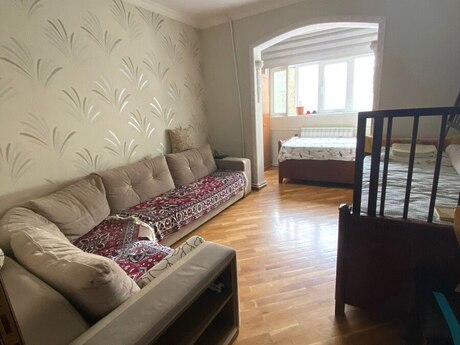 4 otaqlı köhnə tikili - Biləcəri q. - 110 m²