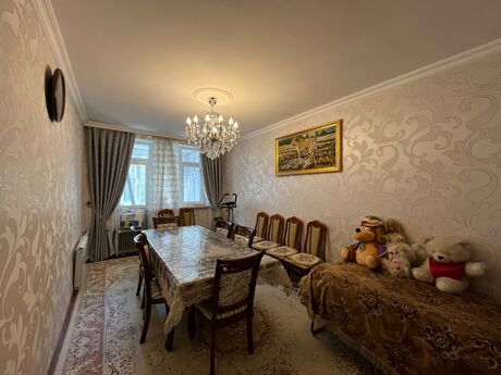 3 otaqlı köhnə tikili - 8 Noyabr m. - 80 m²