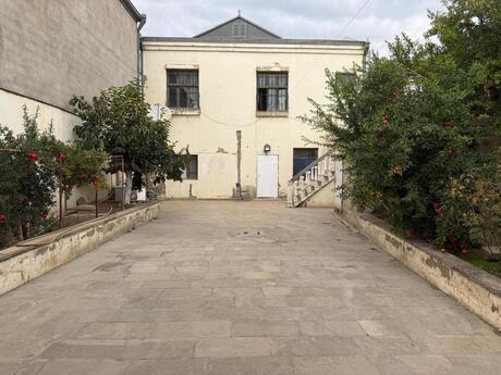 6 otaqlı həyət evi/bağ evi - Yasamal r. - 350 m²