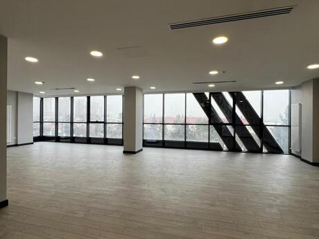 1 otaqlı ofis - Dərnəgül m. - 78 m²