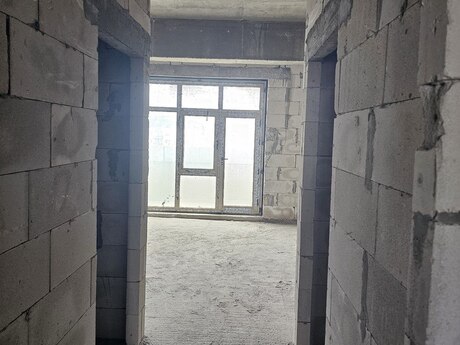 4 otaqlı yeni tikili - Ağ şəhər q. - 225 m²