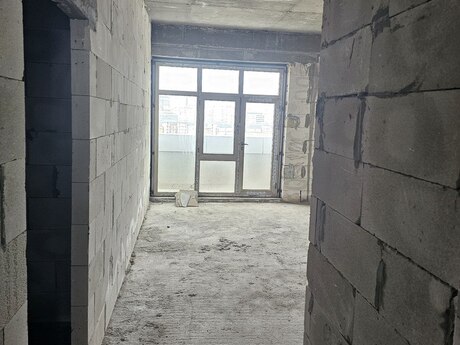 4 otaqlı yeni tikili - Ağ şəhər q. - 225 m²