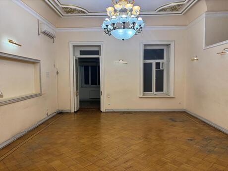 8 otaqlı ofis - İçəri Şəhər m. - 360 m²