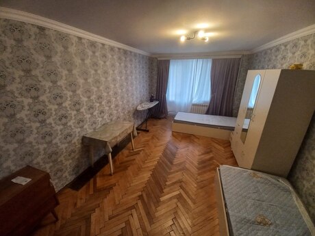3 otaqlı köhnə tikili - Elmlər Akademiyası m. - 75 m²