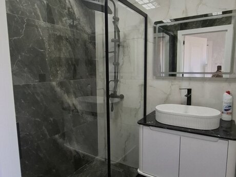 2 otaqlı köhnə tikili - İnşaatçılar m. - 75 m²