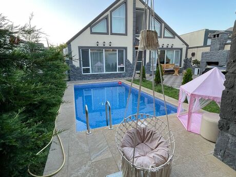 4 otaqlı həyət evi/bağ evi - Şüvəlan q. - 200 m²