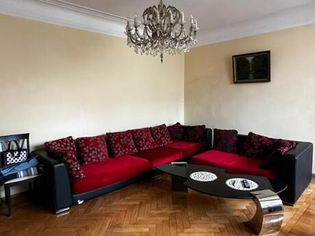 4 otaqlı köhnə tikili - Nəsimi r. - 125 m²