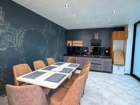 4 otaqlı həyət evi/bağ evi - Mərdəkan q. - 180 m²