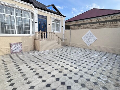 4 otaqlı həyət evi/bağ evi - Saray q. - 110 m²