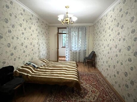 4 otaqlı köhnə tikili - Azadlıq Prospekti m. - 110 m²