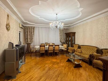 3 otaqlı yeni tikili - Azadlıq Prospekti m. - 128.5 m²