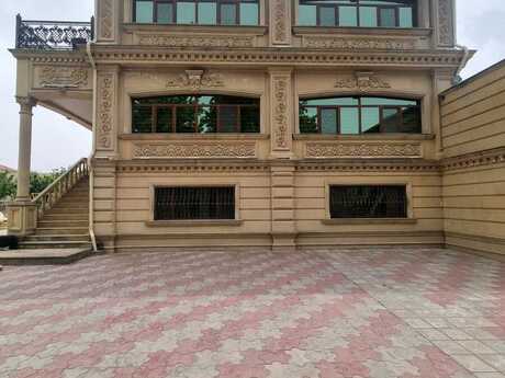 9 otaqlı həyət evi/bağ evi - Novxanı q. - 700 m²