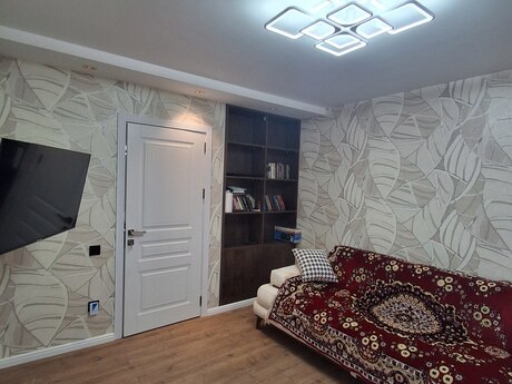 2 otaqlı köhnə tikili - Elmlər Akademiyası m. - 55 m²
