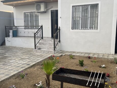 3 otaqlı həyət evi/bağ evi - Qala q. - 70 m²
