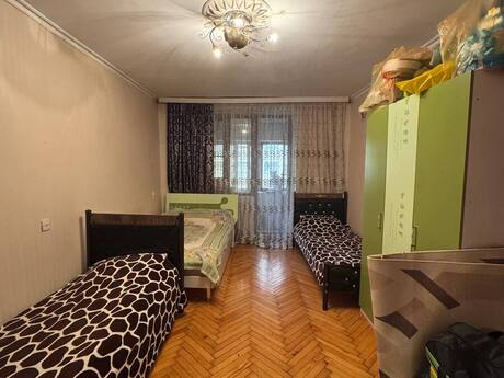 3 otaqlı köhnə tikili - İnşaatçılar m. - 70 m²