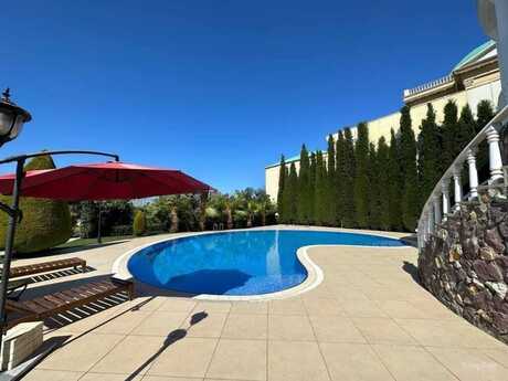 6 otaqlı həyət evi/bağ evi - Novxanı q. - 400 m²