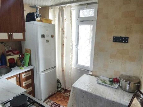 2 otaqlı köhnə tikili - Elmlər Akademiyası m. - 45 m²