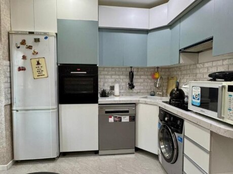3 otaqlı köhnə tikili - Yeni Günəşli q. - 80 m²