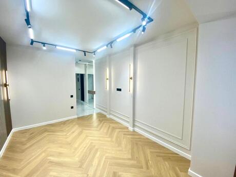 2 otaqlı köhnə tikili - 8 Noyabr m. - 44 m²