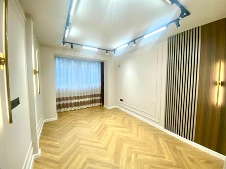 2 otaqlı köhnə tikili - 8 Noyabr m. - 44 m²