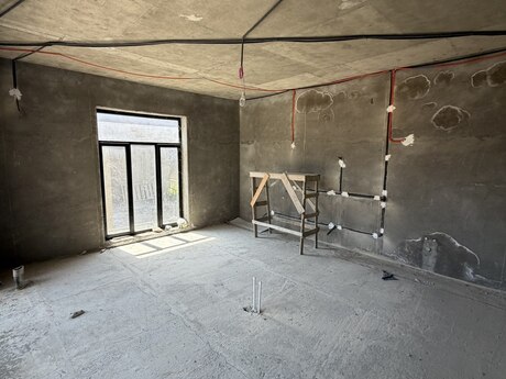 6 otaqlı həyət evi/bağ evi - Şüvəlan q. - 360 m²