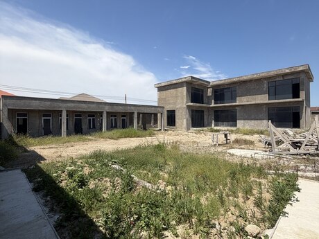 6 otaqlı həyət evi/bağ evi - Şüvəlan q. - 360 m²