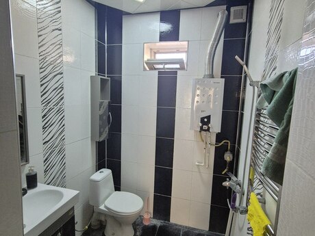 6 otaqlı həyət evi/bağ evi - Xocəsən q. - 227 m²