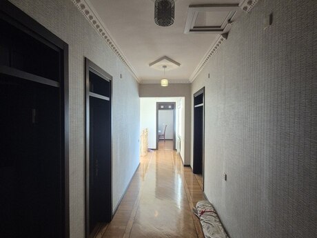 6 otaqlı həyət evi/bağ evi - Xocəsən q. - 227 m²