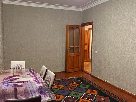 2 otaqlı köhnə tikili - Azadlıq Prospekti m. - 65 m²