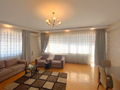 3 otaqlı yeni tikili - İnşaatçılar m. - 150 m²