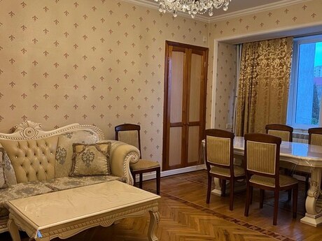 3 otaqlı köhnə tikili - Neftçilər m. - 90 m²
