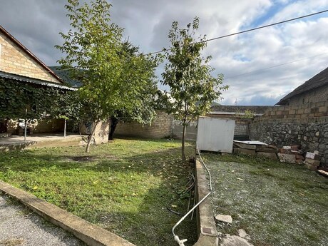 3 otaqlı həyət evi/bağ evi - Şəki - 100 m²