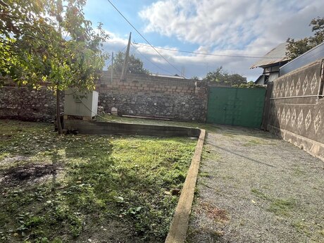 3 otaqlı həyət evi/bağ evi - Şəki - 100 m²