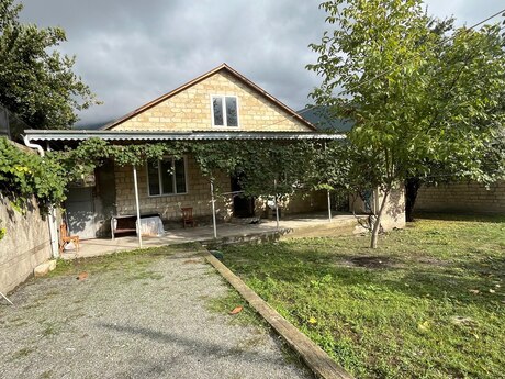 3 otaqlı həyət evi/bağ evi - Şəki - 100 m²
