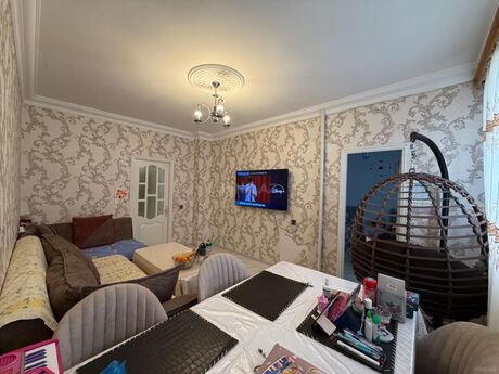 4 otaqlı köhnə tikili - Yeni Günəşli q. - 80 m²