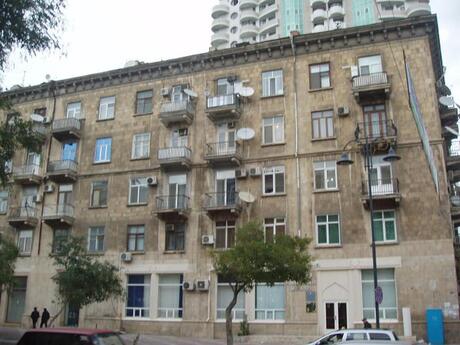 Elan №6116492 - Bakı, 28 May m., 2 otaqlı, 70 m², 3/5 mərtəbə